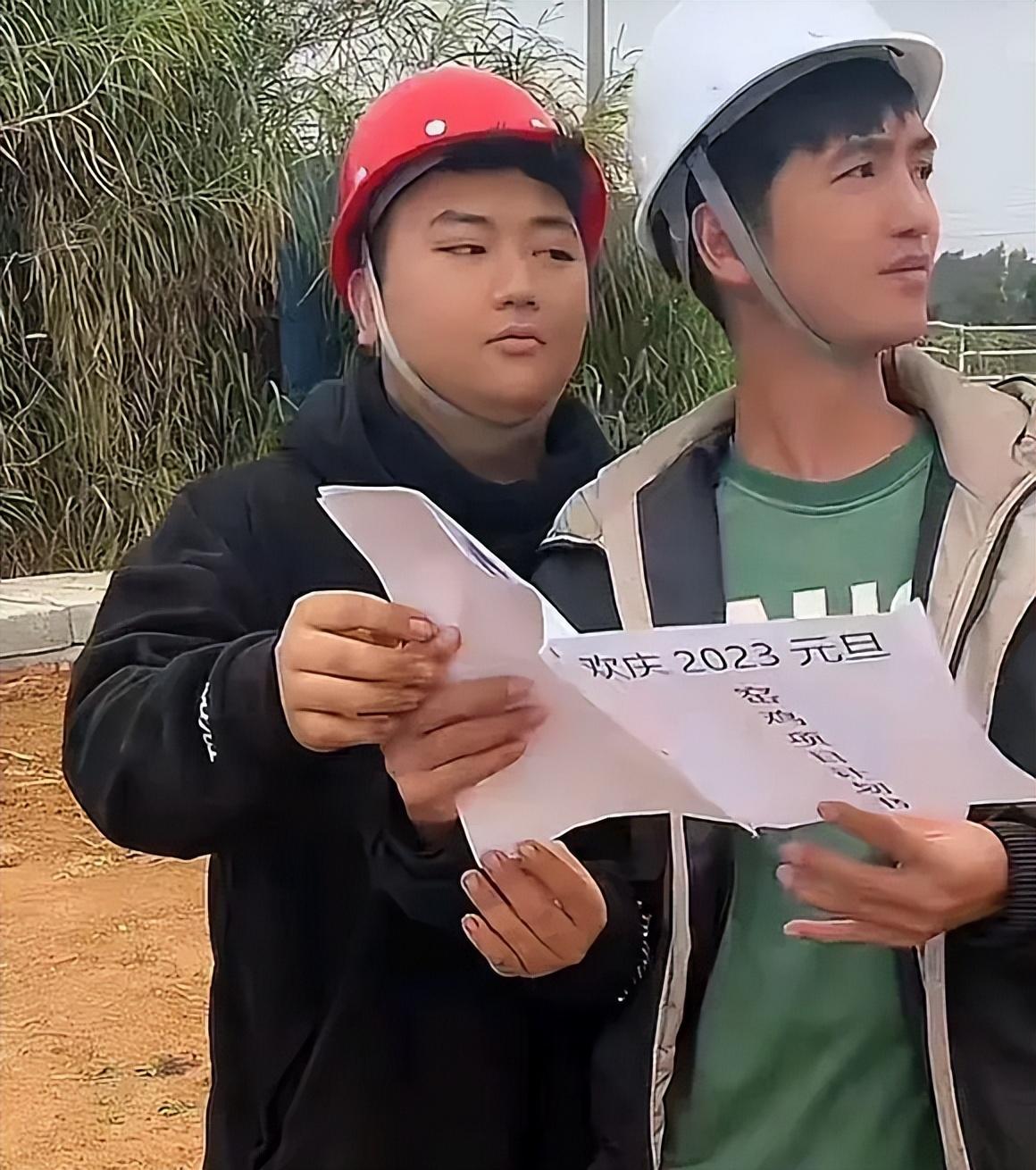 全红婵大哥照片全红婵大哥的照片可以在网络上找到。由于照片可能随着时间而变化，建议您通过搜索引擎或社交媒体平台搜索全红婵大哥照片，查看最新的图片。